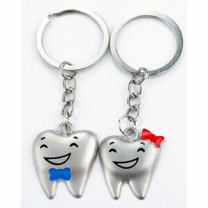 Chaveiro dente de metal