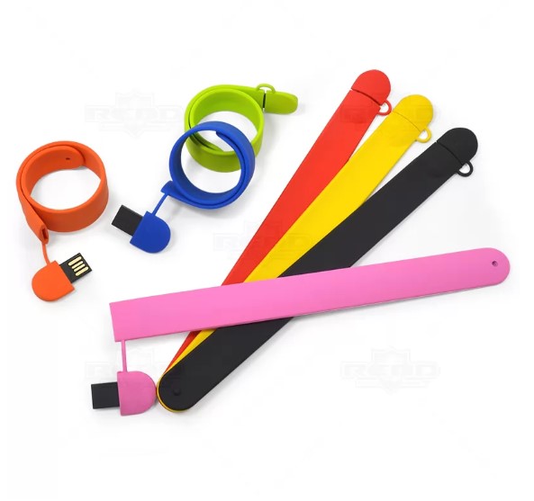 Pen drive pulseira colorida personalizada
