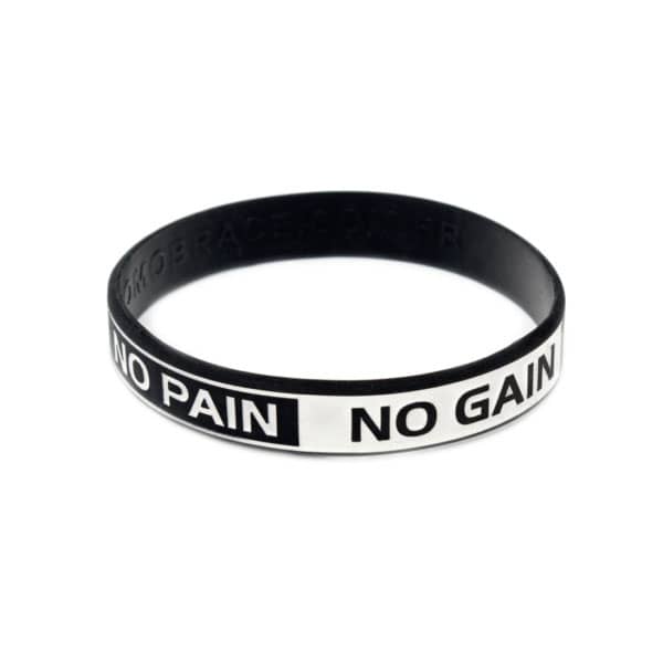 Pulseira de silicone com gravação em baixo relevo com cor