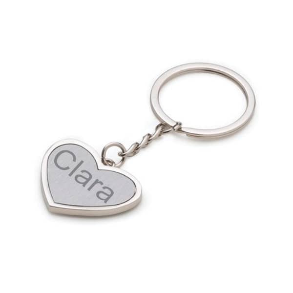 Chaveirinhos personalizados em formato de coração